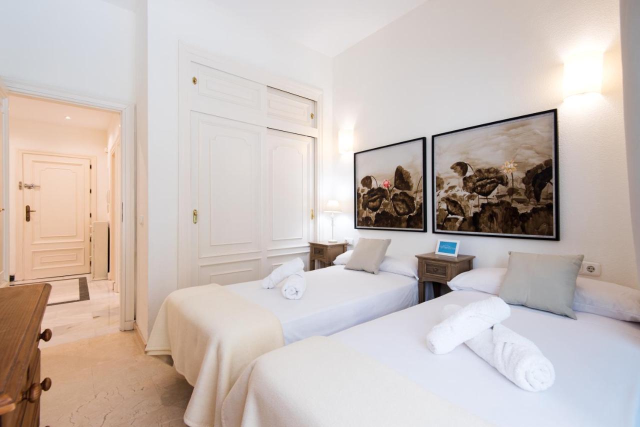 Rentandhomes Beachfront Marbella Center Екстериор снимка