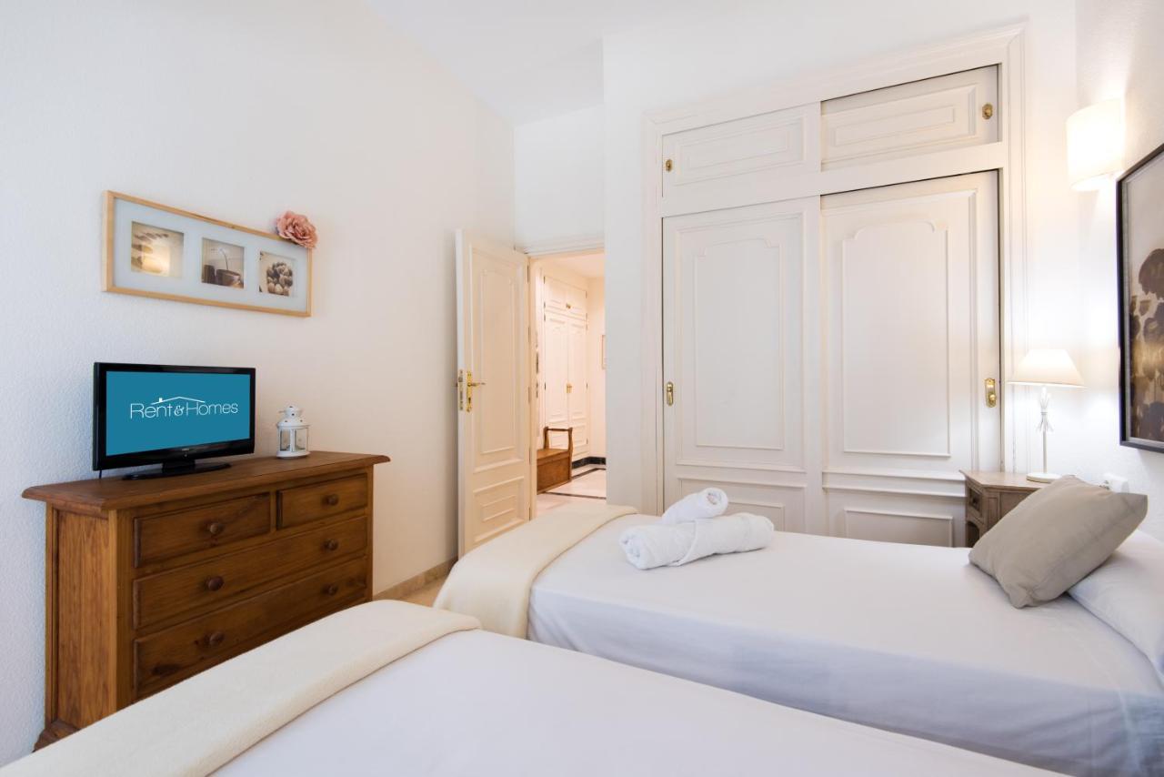Rentandhomes Beachfront Marbella Center Екстериор снимка