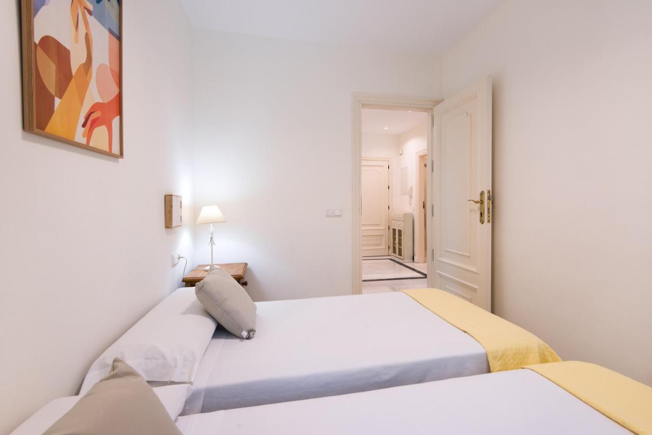 Rentandhomes Beachfront Marbella Center Екстериор снимка