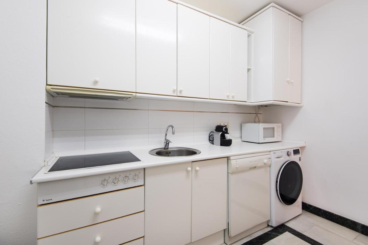 Rentandhomes Beachfront Marbella Center Екстериор снимка